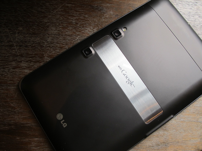Illustration for article titled T-Mobile G-Slate Hands-On: Who Wants 3D Lite?